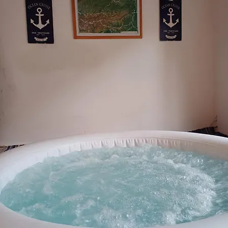 Altstadthaus Marille Mit Innenhofterrasse *