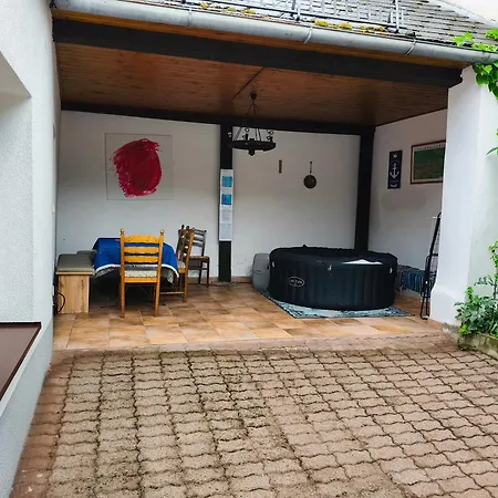 Ferienhaus Altstadthaus Marille Mit Innenhofterrasse